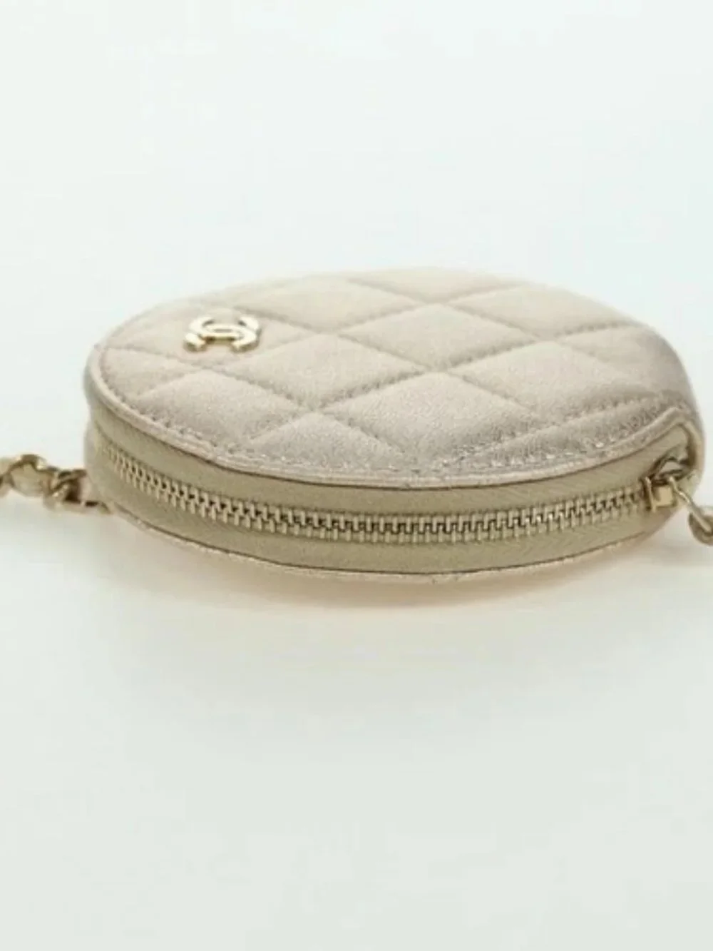 CHANEL Matelasse Air Pods Case & Coin Purse Lamb Skin Gold CC Auth BAZ881SAM